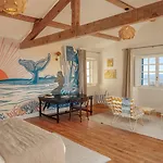Maison Resaurie - *