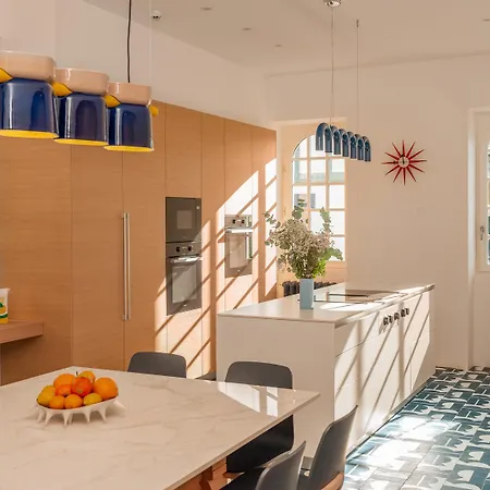 Maison Resaurie - *