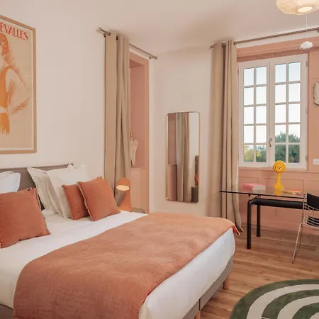 Maison Resaurie - *